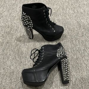 Size 10, Jeffrey Campbell Spiked Lita Heeled Boots!